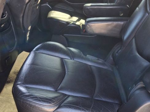 Used 2015 Cadillac Escalade ESV Platinum AWD/4WD image 10