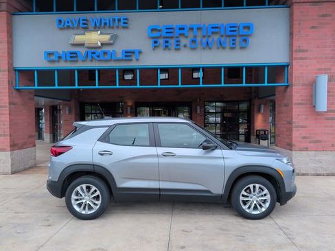Used 2023 Chevrolet TrailBlazer LS FWD image 7