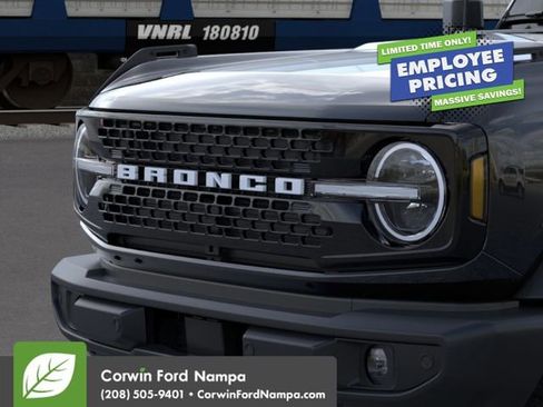 New 2026 Ford Bronco Outer Banks w/ Black Appearance Package AWD/4WD image 19