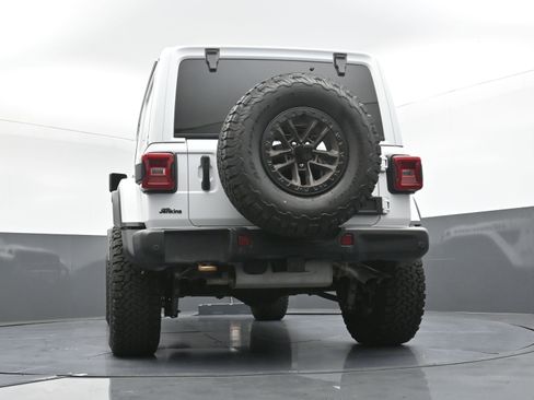 Used 2024 Jeep Wrangler Unlimited Rubicon 392 image 32