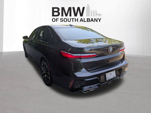 Used 2024 BMW 760i xDrive w/ Executive Package AWD/4WD image 4