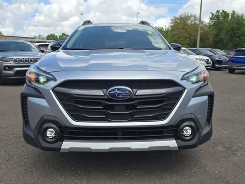 Used 2025 Subaru Outback Limited w/ Tech Package 3 AWD/4WD image 3