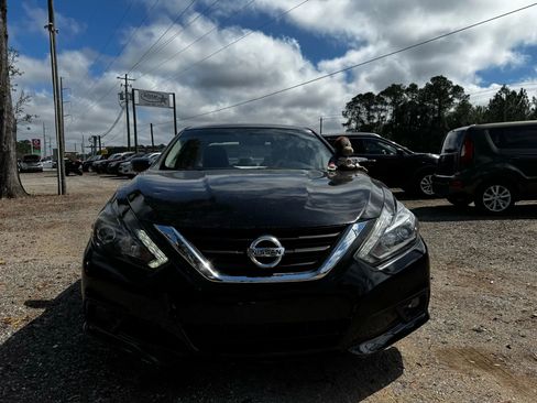 Used 2016 Nissan Altima 2.5 SR w/ LED Appearance Package image 10