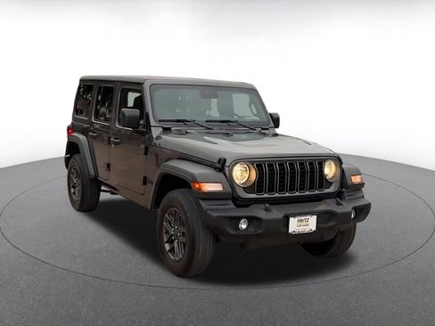 Used 2025 Jeep Wrangler Sport S image 3