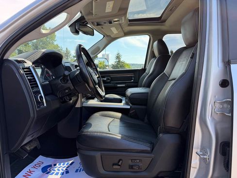 Used 2017 RAM 1500 Laramie AWD/4WD image 16