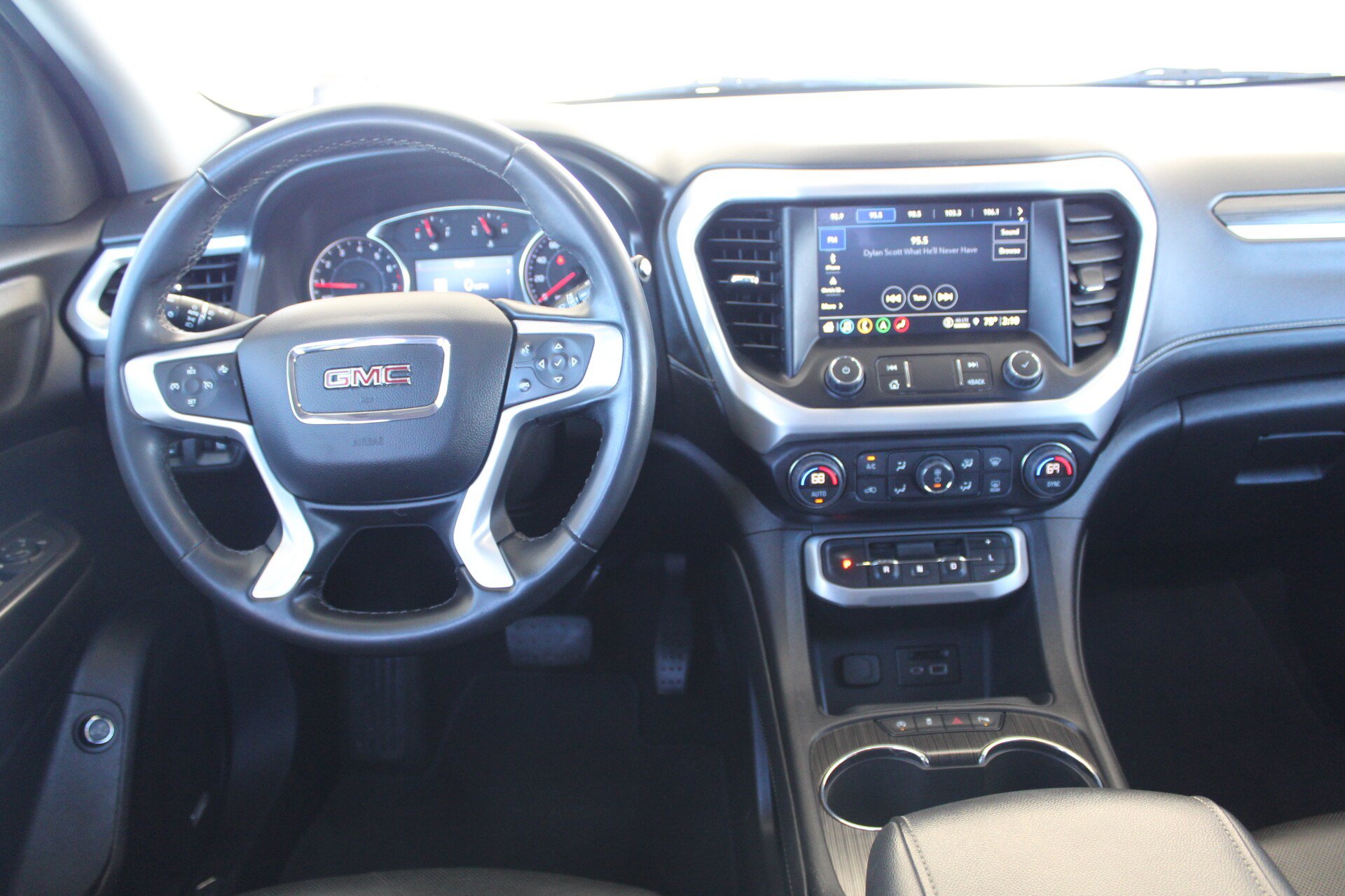Used 2023 GMC Acadia SLT FWD image 29