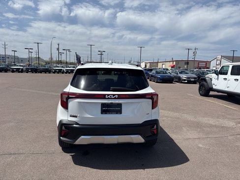 Used 2024 Kia Seltos S AWD/4WD image 6