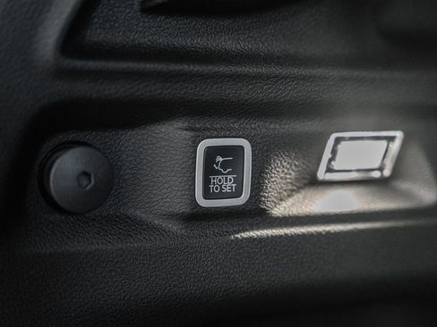 New 2025 Jeep Grand Cherokee L Altitude image 10