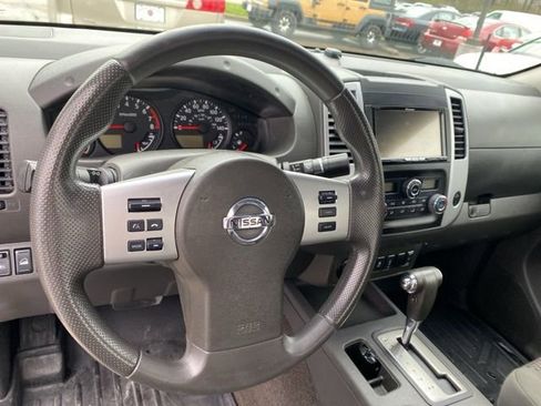 Used 2014 Nissan Frontier SV w/ SV Value Truck Package image 11