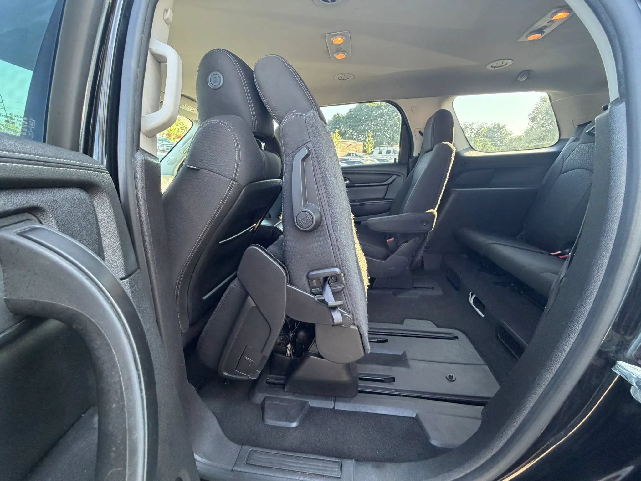 Used 2015 GMC Acadia SLE FWD image 24
