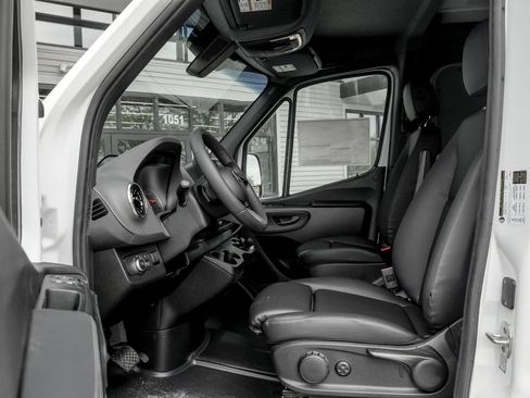 Used 2026 Mercedes-Benz Sprinter 2500 image 12