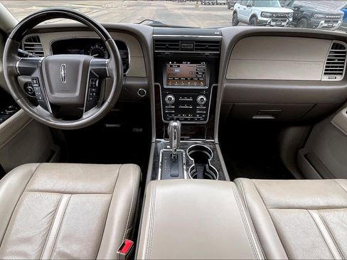 Used 2017 Lincoln Navigator Select AWD/4WD image 16