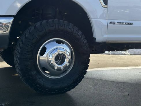 Used 2019 Ford F350 Lariat w/ Lariat Ultimate Package image 5