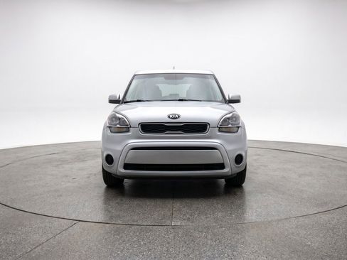 Used 2025 Kia Soul LX w/ LX Technology Package FWD image 2