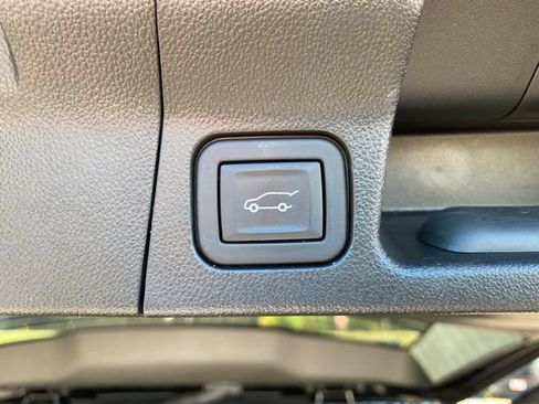Used 2023 GMC Acadia SLT w/ Elevation Edition AWD/4WD image 32