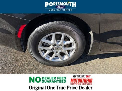 Used 2024 Chrysler Pacifica Touring-L image 32