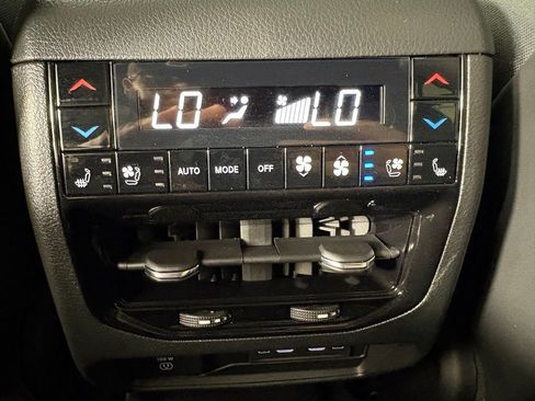 Used 2026 Jeep Grand Cherokee L Summit w/ Obsidian Package AWD/4WD image 41