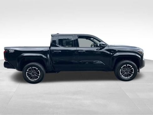 Used 2025 Toyota Tacoma TRD Sport AWD/4WD image 7