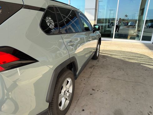 Used 2021 Toyota RAV4 XLE w/ Convenience Package AWD/4WD image 19