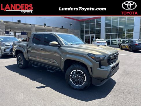 Used 2025 Toyota Tacoma TRD Sport AWD/4WD image 1