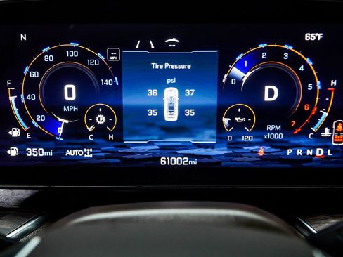 Used 2025 Chevrolet Suburban LT AWD/4WD image 39