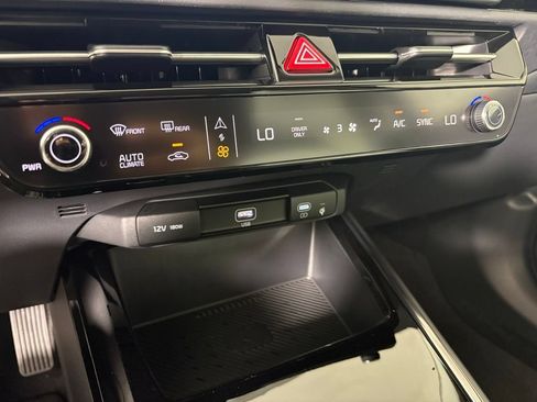 New 2026 Kia Niro EX FWD image 31