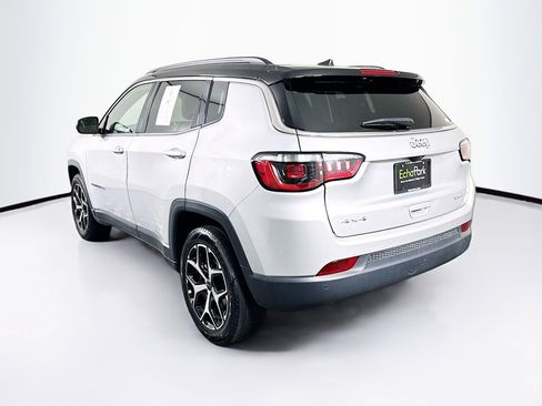 Used 2025 Jeep Compass Limited AWD/4WD image 5