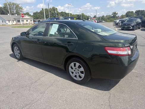 Used 2011 Toyota Camry LE FWD image 6