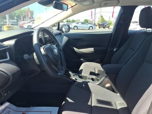 Used 2026 Toyota Corolla LE FWD image 5