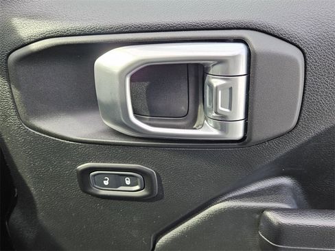 Used 2020 Jeep Wrangler Sport image 11