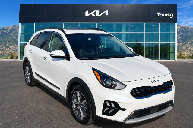 Used 2022 Kia Niro Touring Special Edition FWD image 1