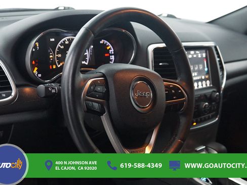 Used 2018 Jeep Grand Cherokee Altitude RWD image 19