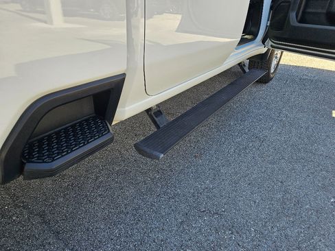 Used 2023 GMC Sierra 2500 SLE w/ SLE Convenience Package image 19