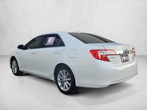 Used 2014 Toyota Camry XLE w/ Leather Package FWD image 8