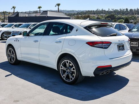 Used 2023 Maserati Levante Modena AWD/4WD image 6