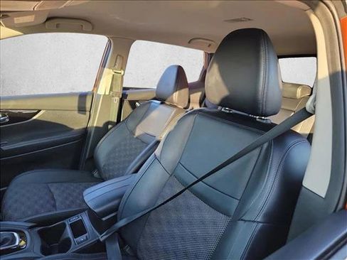 Used 2021 Nissan Rogue Sport SV w/ Technology Package image 13