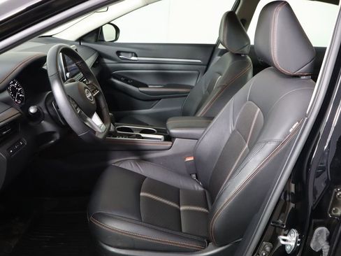 Used 2024 Nissan Altima 2.5 SR FWD image 14