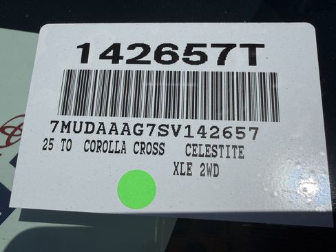 Used 2025 Toyota Corolla Cross XLE w/ Convenience Package FWD image 30