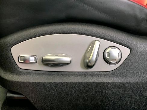 Used 2025 Porsche Macan image 39