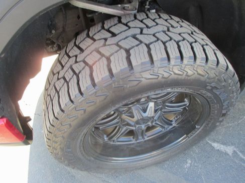 Used 2023 GMC Sierra 1500 Elevation image 12