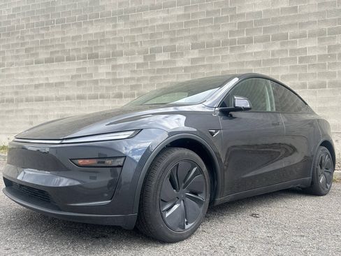 Used 2026 Tesla Model Y Long Range AWD/4WD image 7