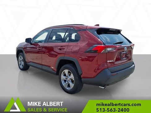 Used 2022 Toyota RAV4 XLE AWD/4WD image 5