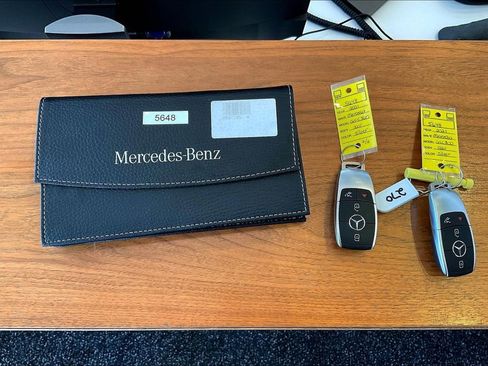 Used 2021 Mercedes-Benz GLC 300 4MATIC image 34