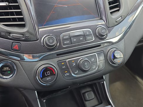 Used 2014 Chevrolet Impala LTZ FWD image 20