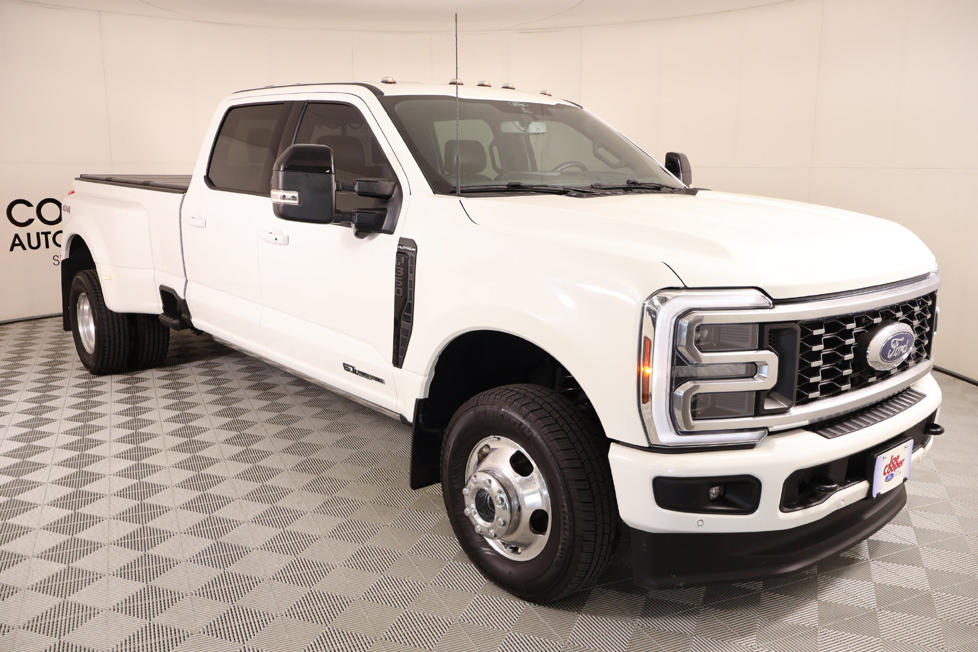 Used 2025 Ford F350 Platinum AWD/4WD image 1
