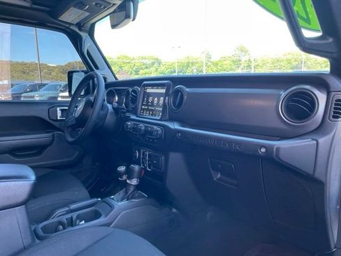 Used 2023 Jeep Wrangler Unlimited Sport AWD/4WD image 28