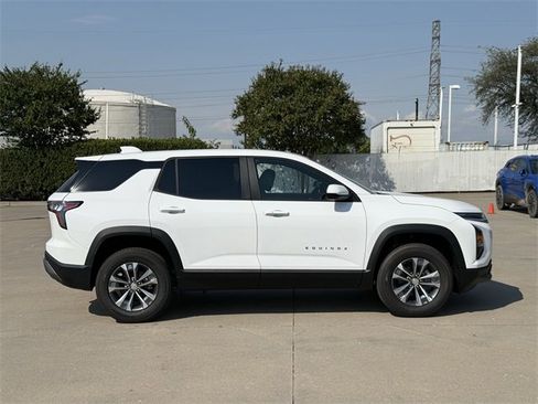 New 2026 Chevrolet Equinox LT w/ Convenience Package II image 3