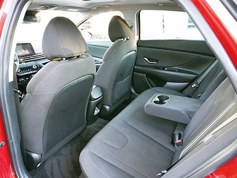 Certified 2025 Hyundai Elantra SEL image 16