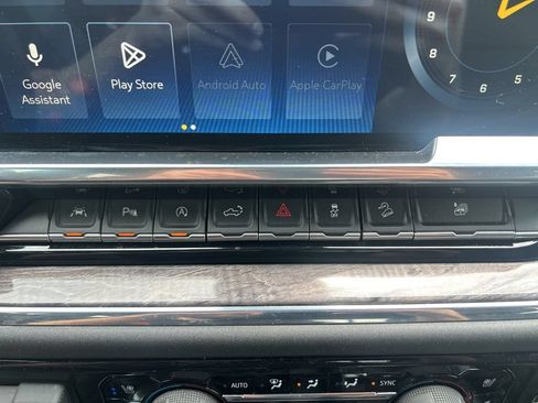 Used 2023 Chevrolet Silverado 1500 LTZ w/ LTZ Convenience Package II AWD/4WD image 37