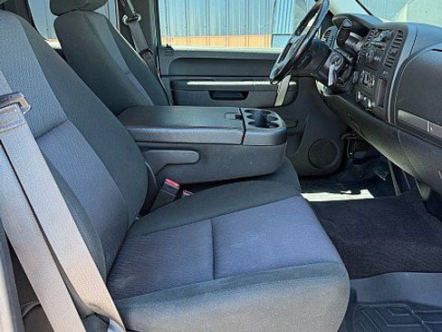 Used 2013 Chevrolet Silverado 2500 LT w/ Interior Plus Package AWD/4WD image 7